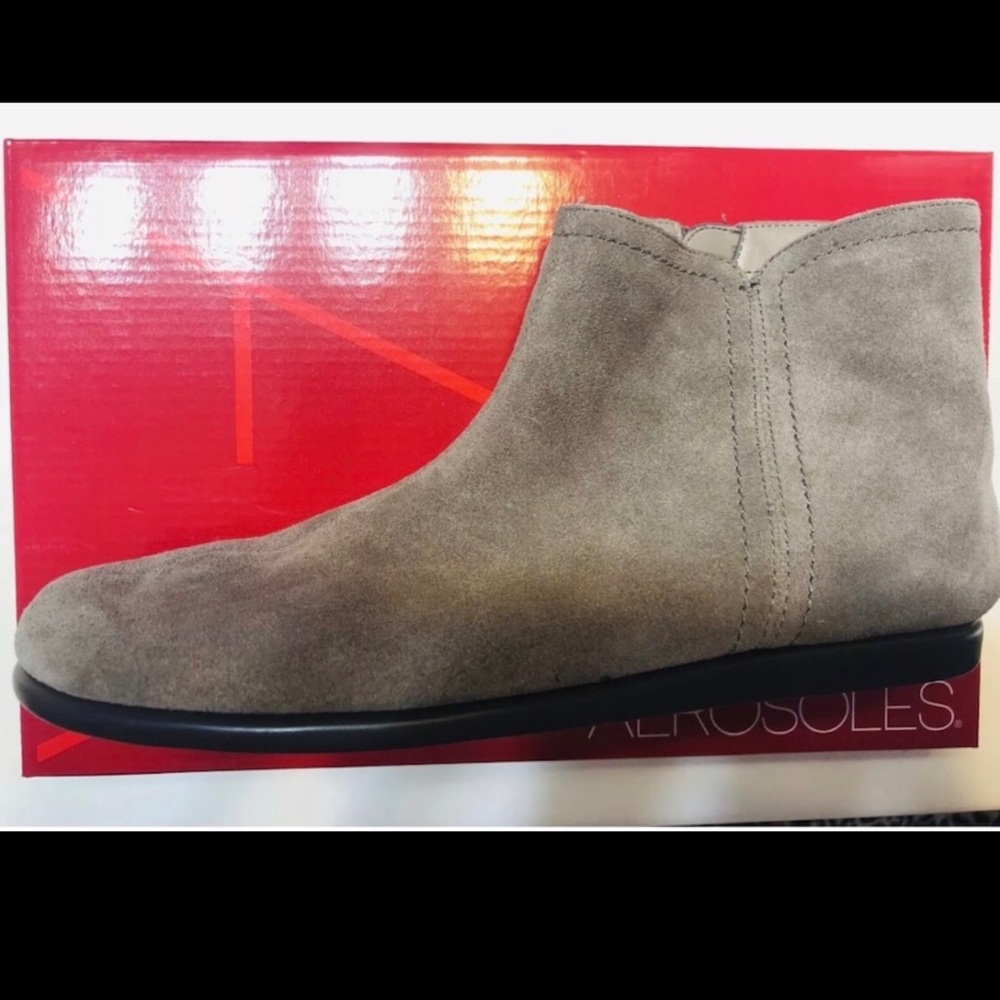 Aerasoles memory foam suede ankle boots 8